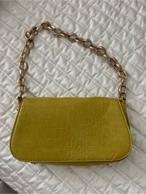 Zara Olive Green Croc-Embossed Shoulder Bag with Gold Chain